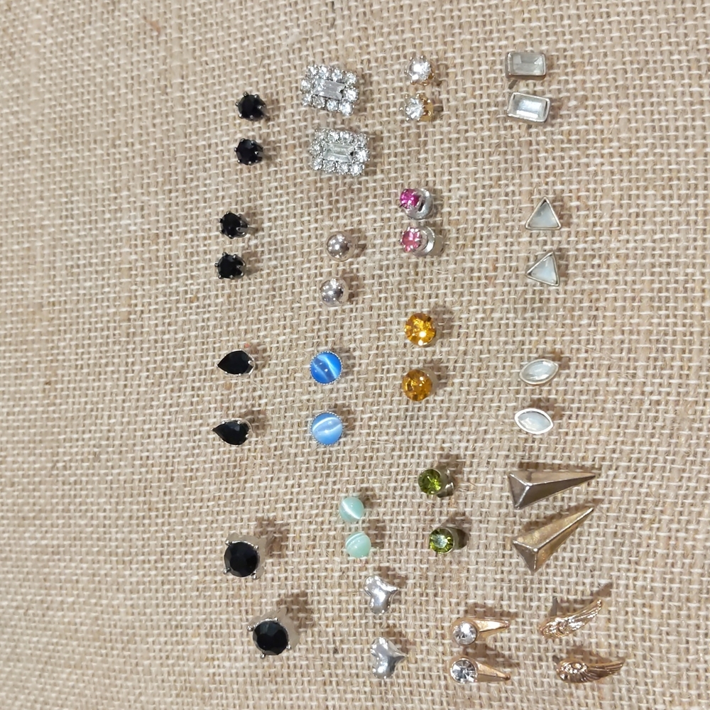 3 for $30 Nineteen (19) Pair Stud Earrings Gemstones Rhinestones Silver/Gold